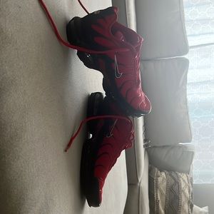 Nike air max plus TN  university red. 
Size 9
Gently used